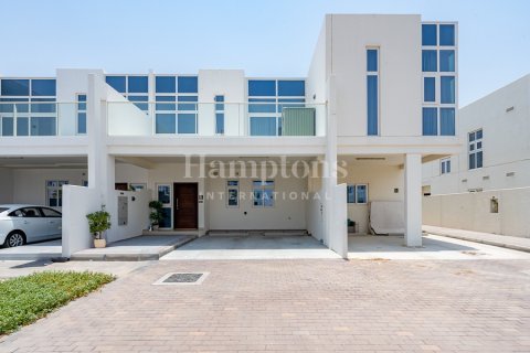 3 bedrooms Townhouse in Dubai, UAE No. 145119