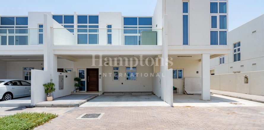 3 bedrooms Townhouse in Dubai, UAE No. 145119