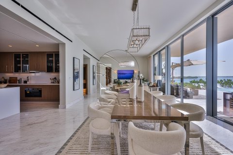 7 bedrooms Villa in Abu Dhabi, UAE No. 91327 7