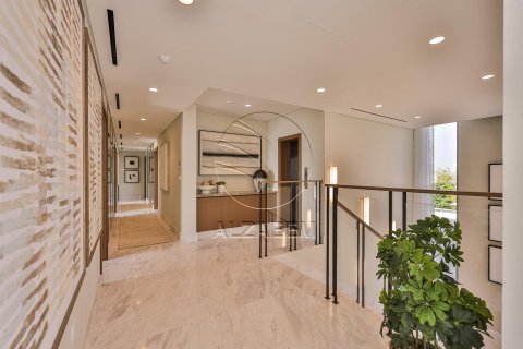 7 bedrooms Villa in Abu Dhabi, UAE No. 91327 17
