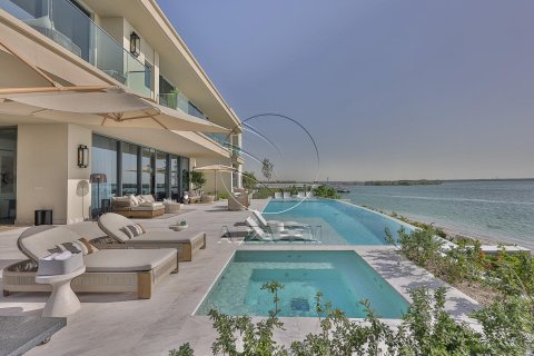 7 bedrooms Villa in Abu Dhabi, UAE No. 91327 6
