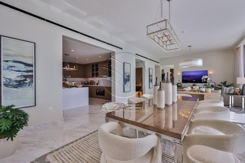 7 bedrooms Villa in Abu Dhabi, UAE No. 91327 4