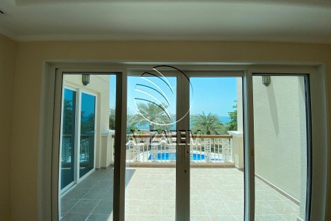 7 bedrooms Villa in Marina Village, UAE No. 91329 14