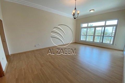 7 bedrooms Villa in Marina Village, UAE No. 91329 12