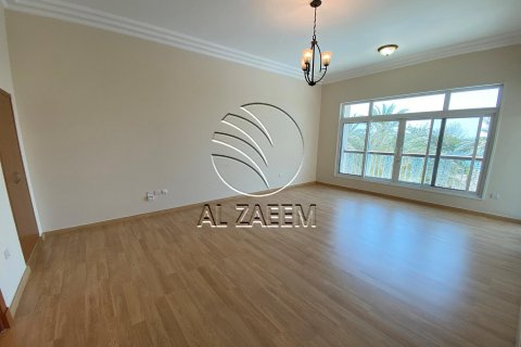 7 bedrooms Villa in Marina Village, UAE No. 91329 13