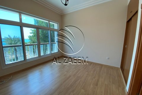 7 bedrooms Villa in Marina Village, UAE No. 91329 9