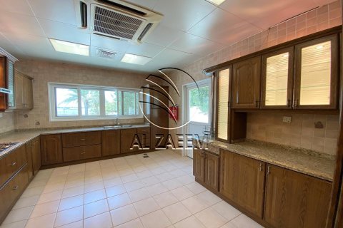 7 bedrooms Villa in Marina Village, UAE No. 91329 8