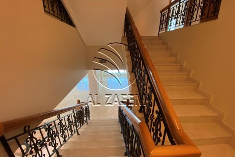 7 bedrooms Villa in Marina Village, UAE No. 91329 4
