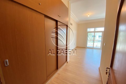 4 bedrooms Villa in Marina Village, UAE No. 91330 3