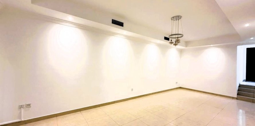 3 bedrooms Villa in Dubai, UAE No. 169689