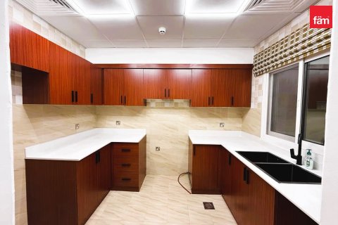 3 bedrooms Villa in Dubai, UAE No. 169689 3