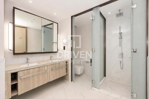 Appartement de 2 chambres à Address Harbour Point, UAE No. 201412 15