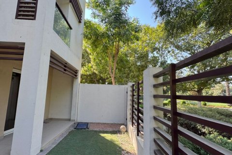 2 bedrooms Townhouse in Ras Al Khaimah, UAE No. 184258 4