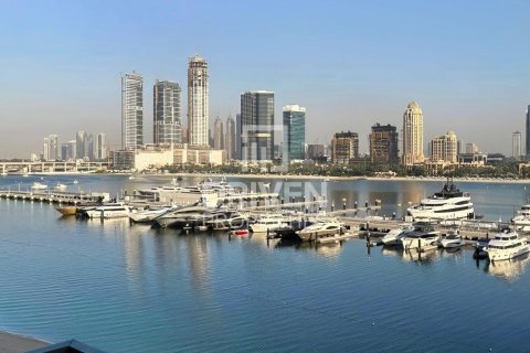 1 bedroom Apartment in EMAAR Beachfront, UAE No. 192931 3
