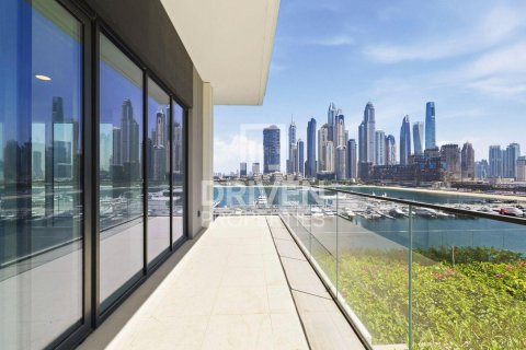Квартира с 3 спальнями в EMAAR Beachfront, ОАЭ №191843 23