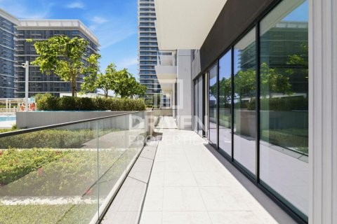 Квартира с 3 спальнями в EMAAR Beachfront, ОАЭ №191843 27