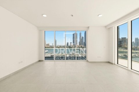 Квартира с 3 спальнями в EMAAR Beachfront, ОАЭ №191843 3