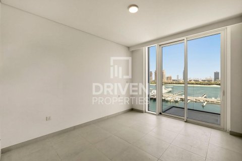 Квартира с 3 спальнями в EMAAR Beachfront, ОАЭ №191843 12