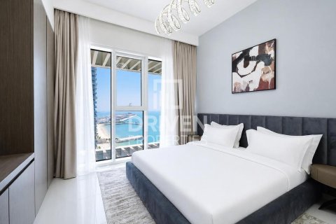 Квартира с 2 спальнями в EMAAR Beachfront, ОАЭ №191841 6