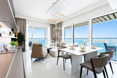 Квартира с 2 спальнями в EMAAR Beachfront, ОАЭ №191841