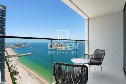 Квартира с 2 спальнями в EMAAR Beachfront, ОАЭ №191841 11