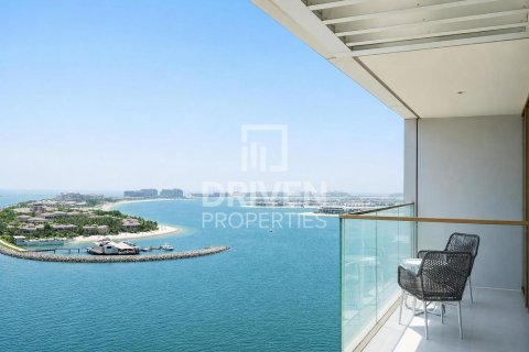 Квартира с 2 спальнями в EMAAR Beachfront, ОАЭ №191841 13