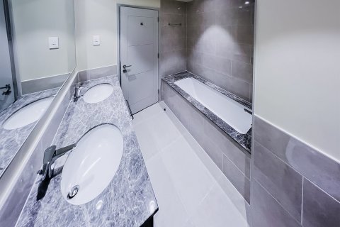 Appartement de 2 chambres à Forte 2, UAE No. 208898 3
