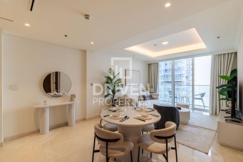 Квартира с 1 спальней в EMAAR Beachfront, ОАЭ №192088 3