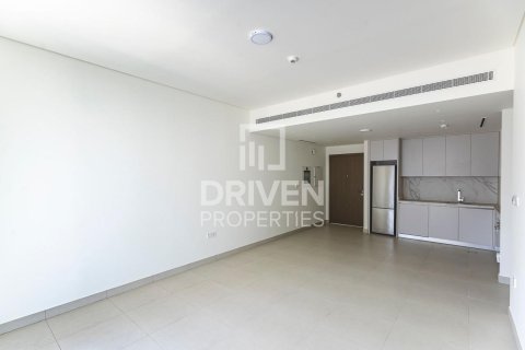 Квартира с 2 спальнями в EMAAR Beachfront, ОАЭ №192087 6