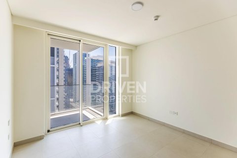 Квартира с 2 спальнями в EMAAR Beachfront, ОАЭ №192087 9