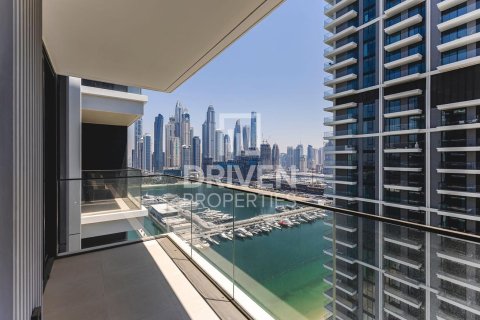 Квартира с 2 спальнями в EMAAR Beachfront, ОАЭ №192087