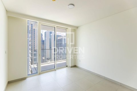 Квартира с 2 спальнями в EMAAR Beachfront, ОАЭ №192087 8