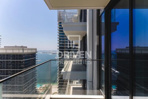 Квартира с 2 спальнями в EMAAR Beachfront, ОАЭ №192087 14