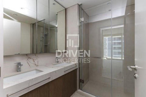 Квартира с 2 спальнями в EMAAR Beachfront, ОАЭ №192087 11