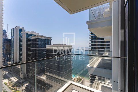Квартира с 2 спальнями в EMAAR Beachfront, ОАЭ №192087 13