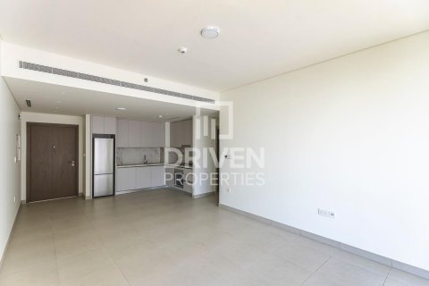 Квартира с 2 спальнями в EMAAR Beachfront, ОАЭ №192087 5