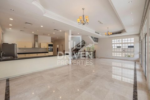 Villa de 5 dormitorios en The Villa, UAE No. 192086 3