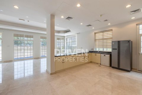 Villa de 5 dormitorios en The Villa, UAE No. 192086 8