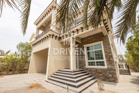 Villa de 5 dormitorios en The Villa, UAE No. 192086 4