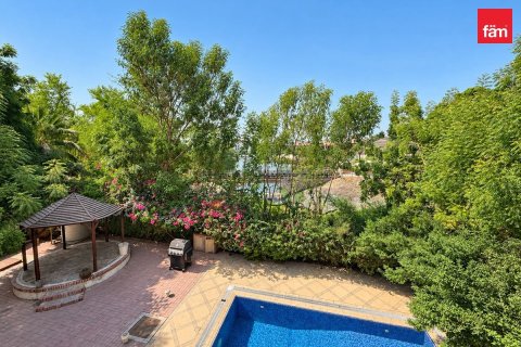 4 bedrooms Villa in Jumeirah Islands, UAE No. 210525 8