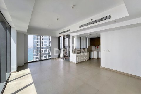 3 bedrooms Apartment in 5242, UAE No. 193100