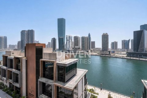 Apartment de 2 dormitorios en Business Bay, UAE No. 192096