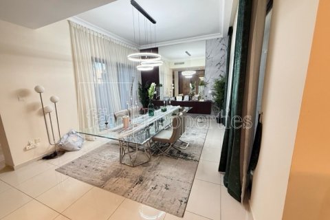 Villa de 4 dormitorios en Dubai, UAE No. 100157 9