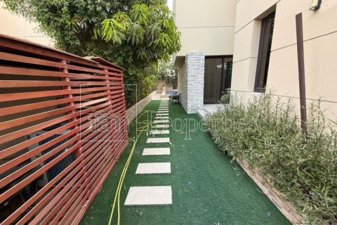 Villa de 4 dormitorios en Dubai, UAE No. 100157 17