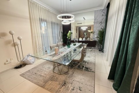 Villa de 4 dormitorios en Dubai, UAE No. 100157 7
