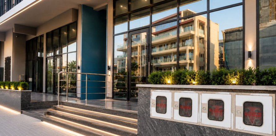 70.4m² Shop in Dubai, UAE No. 173299