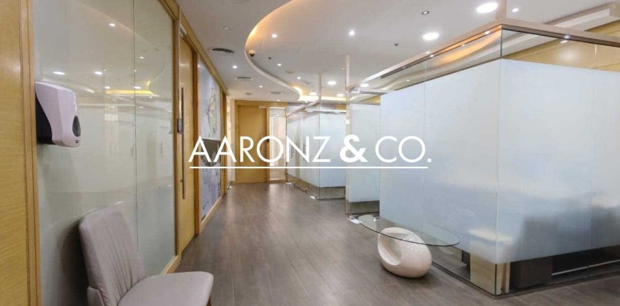 255m² Office in Business Bay, UAE No. 132848