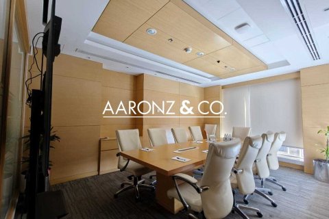 255m² Office in Business Bay, UAE No. 132848 16