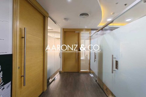 255m² Office in Business Bay, UAE No. 132848 18