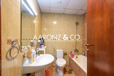 Квартира с 1 спальней в Джумейра Лейк Тауэрс, ОАЭ №135443 10